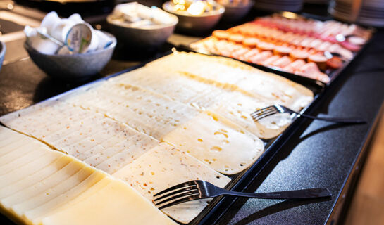 LOGINN HOTEL BERLIN AIRPORT (B&B) Berlino