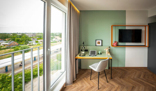 LOGINN HOTEL BERLIN AIRPORT (B&B) Berlino