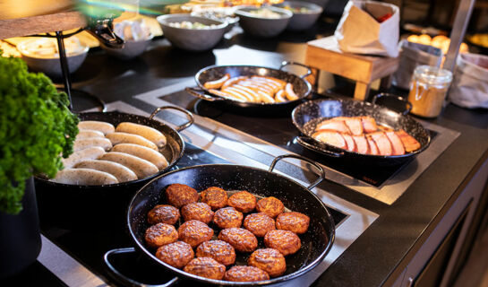 LOGINN HOTEL BERLIN AIRPORT (B&B) Berlino