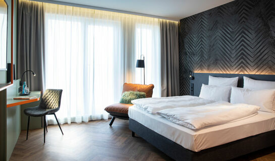 LOGINN HOTEL BERLIN AIRPORT (B&B) Berlino