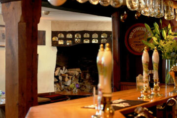 THE KING'S HEAD INN Blendington