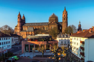 HOTEL RESTAURANT CAFÉ ZUM WEISSEN LAMM Oberzent