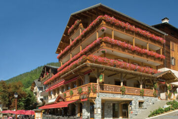 LA CROIX SAINT-MAURICE Le Grand-Bornand Village