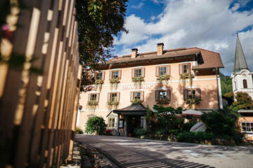 LANDHOTEL LINDENHOF Feld am See