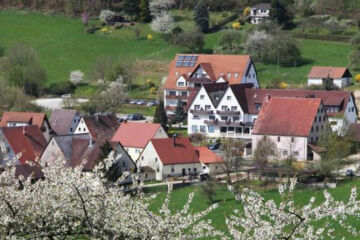 LANDIDYLL HOTEL ZUM ALTEN SCHLOß Kirchensittenbach