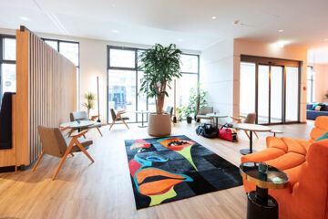 LOGINN HOTEL BERLIN AIRPORT (B&B) Berlino