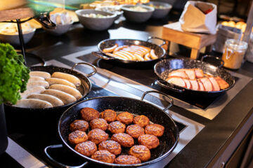 LOGINN HOTEL BERLIN AIRPORT (B&B) Berlino