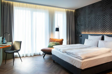 LOGINN HOTEL BERLIN AIRPORT (B&B) Berlino