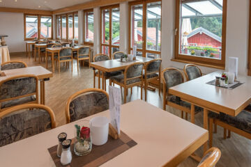 VILLAGE HOTEL BAYERISCHER WALD Neukirchen (BA)