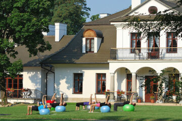 HOTEL & SPA  KOMBORNIA Korczyna